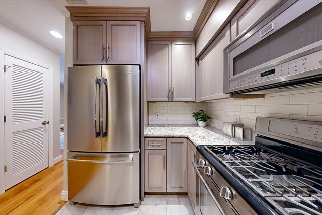 111 W 8 3, Boston, MA 02127