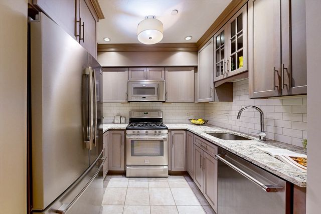 111 W 8 3, Boston, MA 02127