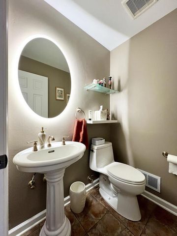 12558 N Woodland DRIVE, Mequon, WI 53092