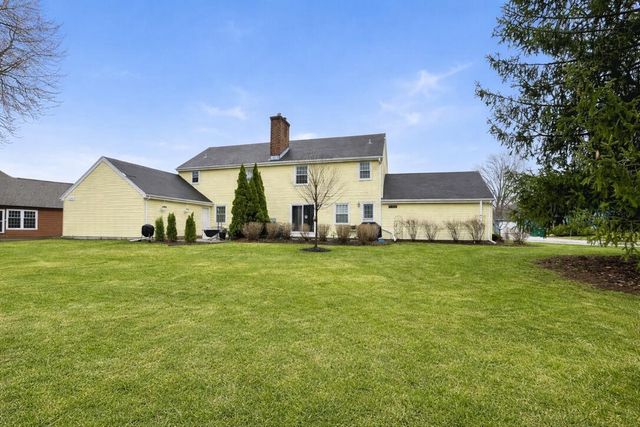 12558 N Woodland DRIVE, Mequon, WI 53092