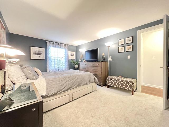 12558 N Woodland DRIVE, Mequon, WI 53092