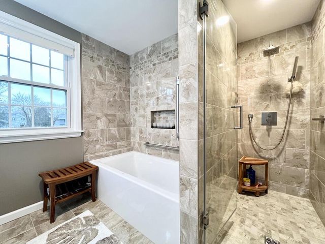 12558 N Woodland DRIVE, Mequon, WI 53092