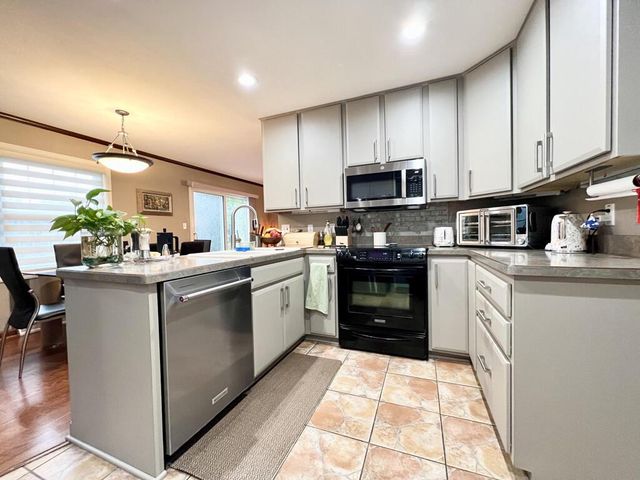 12558 N Woodland DRIVE, Mequon, WI 53092