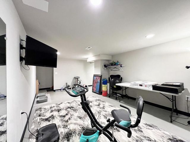 12558 N Woodland DRIVE, Mequon, WI 53092