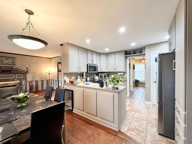 12558 N Woodland DRIVE, Mequon, WI 53092