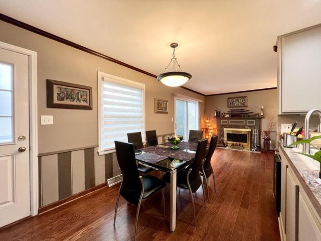 12558 N Woodland DRIVE, Mequon, WI 53092