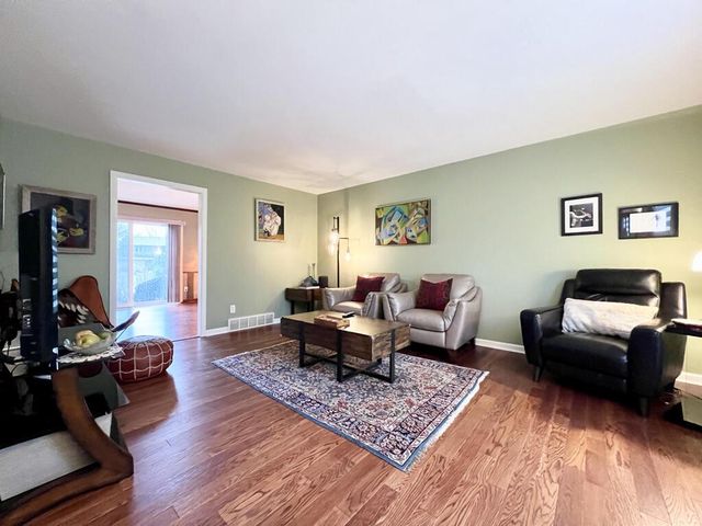 12558 N Woodland DRIVE, Mequon, WI 53092