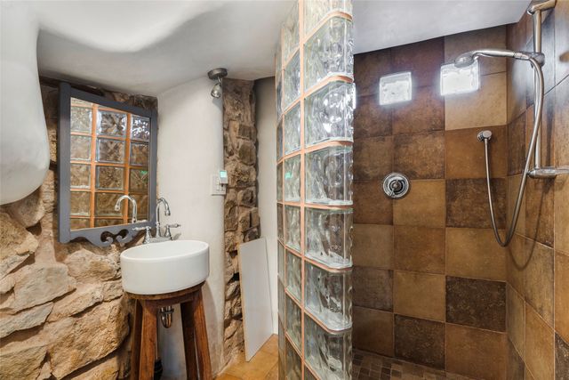 517 Hillside Avenue, Santa Fe, NM 87501