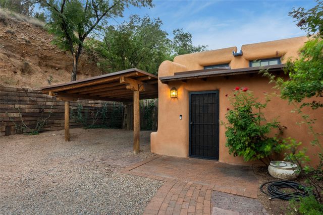 517 Hillside Avenue, Santa Fe, NM 87501
