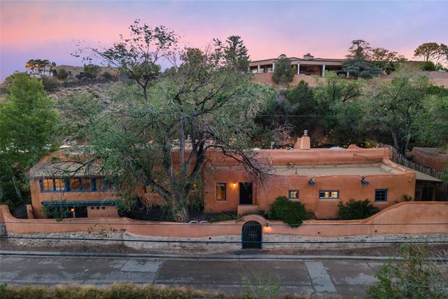 517 Hillside Avenue, Santa Fe, NM 87501