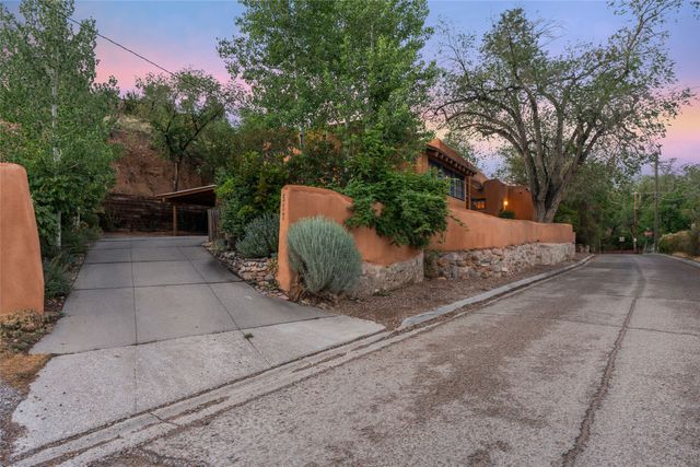 517 Hillside Avenue, Santa Fe, NM 87501