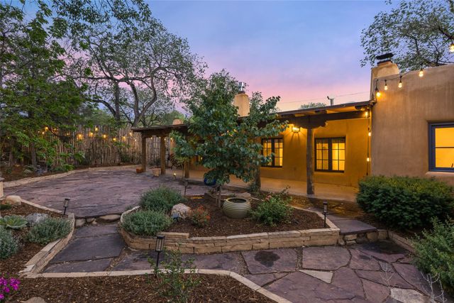 517 Hillside Avenue, Santa Fe, NM 87501