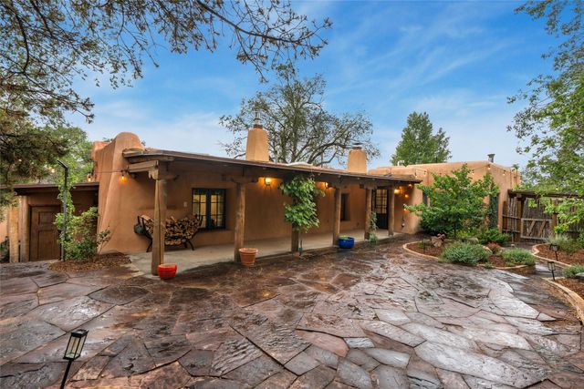 517 Hillside Avenue, Santa Fe, NM 87501
