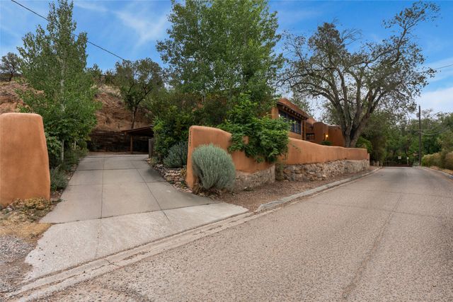 517 Hillside Avenue, Santa Fe, NM 87501