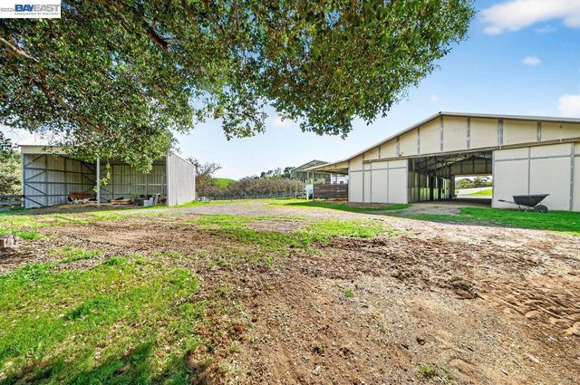 10700 Foothill Rd, Sunol, CA 94586