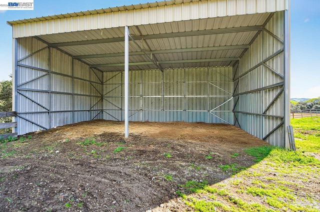 10700 Foothill Rd, Sunol, CA 94586