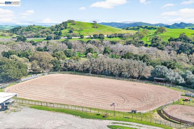 10700 Foothill Rd, Sunol, CA 94586