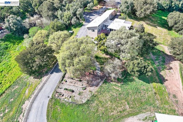 10700 Foothill Rd, Sunol, CA 94586