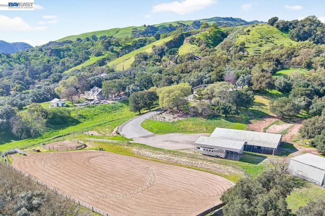 10700 Foothill Rd, Sunol, CA 94586
