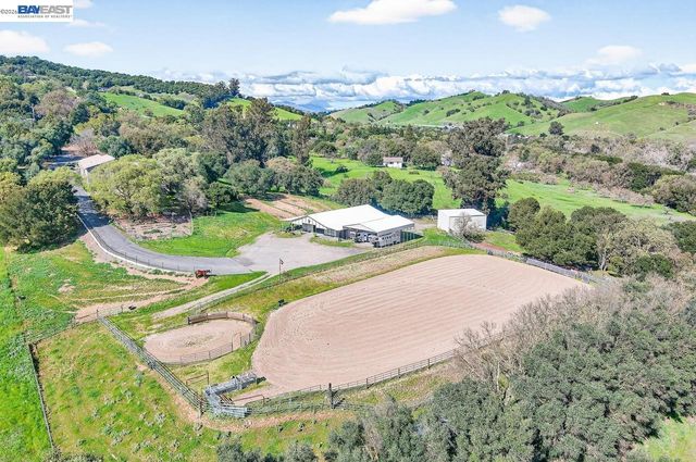 10700 Foothill Rd, Sunol, CA 94586