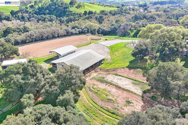 10700 Foothill Rd, Sunol, CA 94586