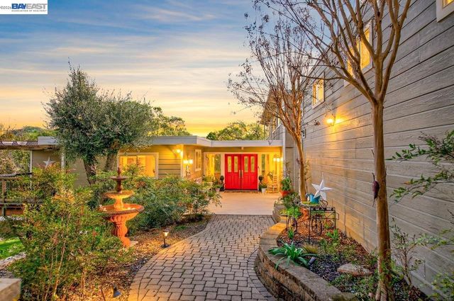 10700 Foothill Rd, Sunol, CA 94586
