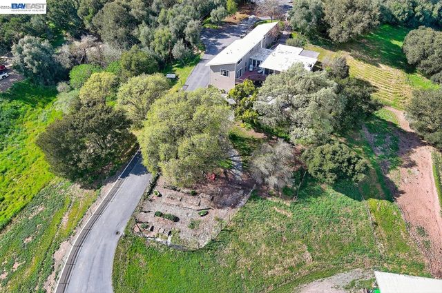 10700 Foothill Rd, Sunol, CA 94586