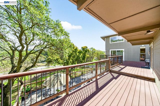 10700 Foothill Rd, Sunol, CA 94586
