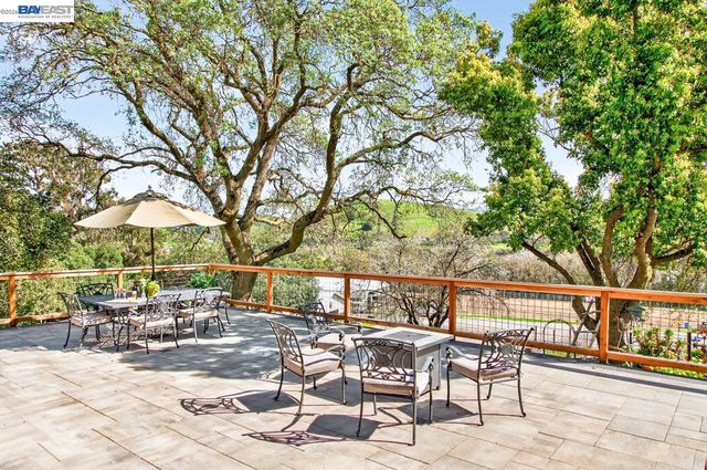10700 Foothill Rd, Sunol, CA 94586