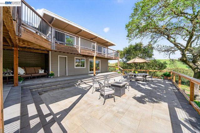 10700 Foothill Rd, Sunol, CA 94586