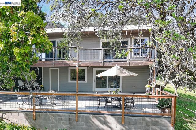 10700 Foothill Rd, Sunol, CA 94586