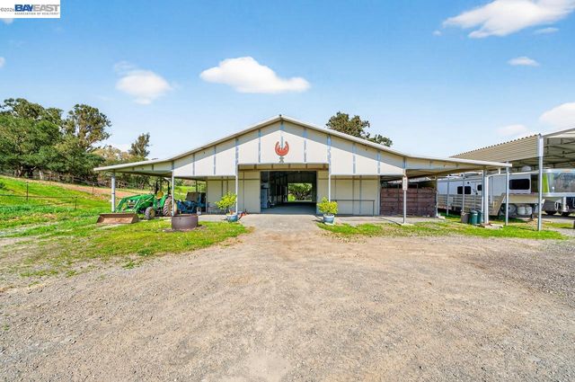 10700 Foothill Rd, Sunol, CA 94586