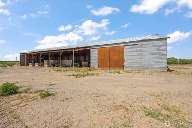 19527 Road 10.5 NW, Quincy, WA 98848