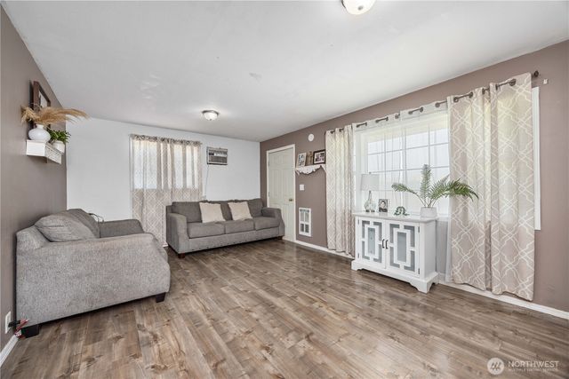 19527 Road 10.5 NW, Quincy, WA 98848