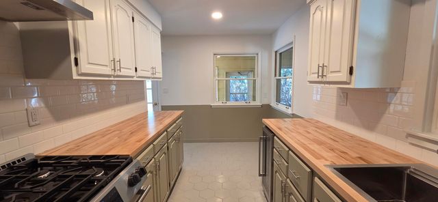 124 Diana Road, Portage, IN 46368
