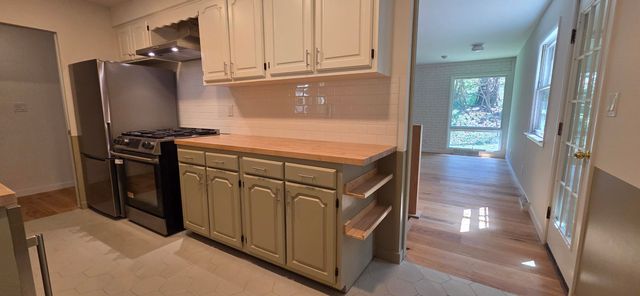 124 Diana Road, Portage, IN 46368
