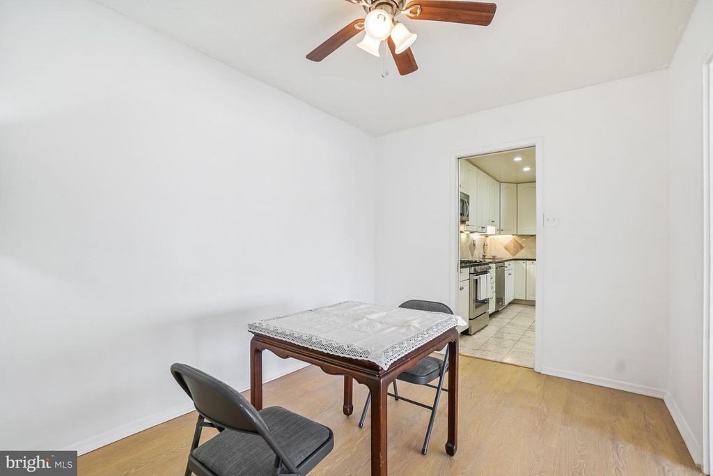 Image 11 of property listing at 5500 FRIENDSHIP BLVD #2414N, Chevy Chase, MD 20815