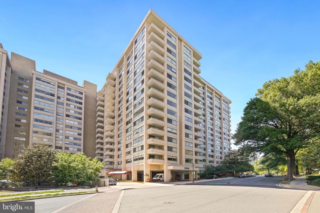 Image 2 of property listing at 5500 FRIENDSHIP BLVD #2414N, Chevy Chase, MD 20815