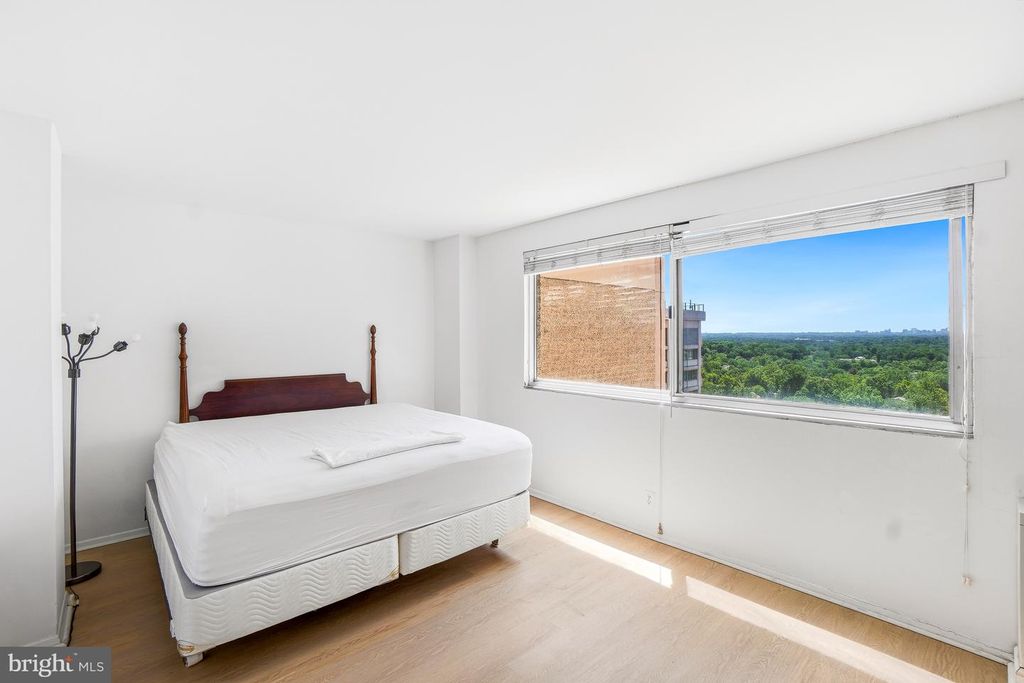 Image 24 of property listing at 5500 FRIENDSHIP BLVD #2414N, Chevy Chase, MD 20815