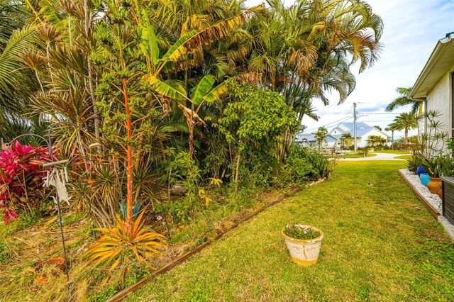 2107 SAINT CROIX AVENUE, Fort Myers, FL 33905