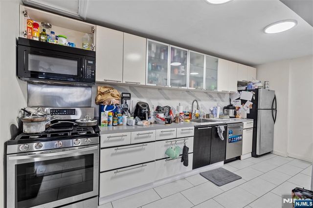 82 Garfield Avenue, Jersey City, NJ 07305