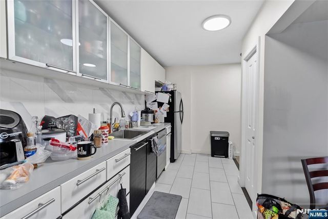82 Garfield Avenue, Jersey City, NJ 07305