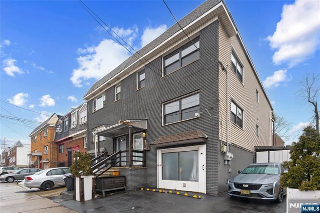 82 Garfield Avenue, Jersey City, NJ 07305