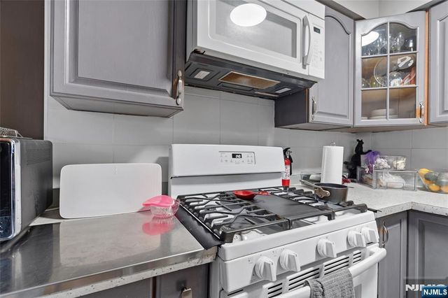82 Garfield Avenue, Jersey City, NJ 07305