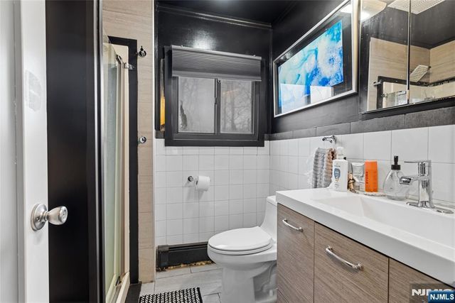 82 Garfield Avenue, Jersey City, NJ 07305