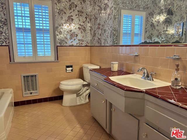 5127 Valley Ridge Avenue, View Park, CA 90043