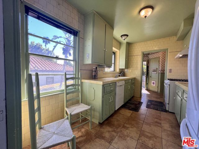 5127 Valley Ridge Avenue, View Park, CA 90043