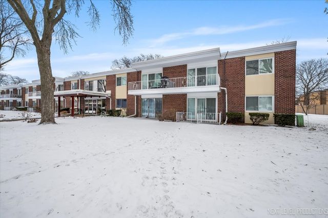 127 N Wolf Road 60A, Wheeling, IL 60090