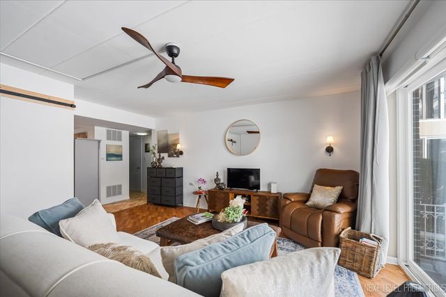 127 N Wolf Road 60A, Wheeling, IL 60090