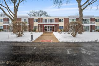 127 N Wolf Road 60A, Wheeling, IL 60090